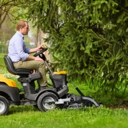 Stiga Park 500 W Traktor ogrodowy spalinowy (11.9 kW, 7000 m², Automat) OUTLET