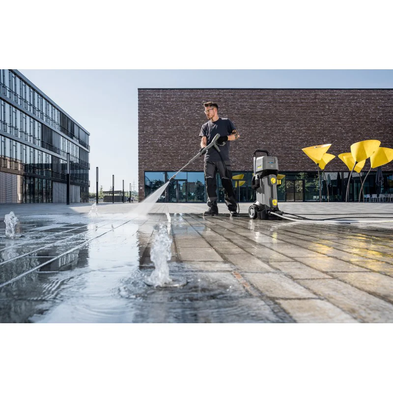 Karcher HD 4/11 C Bp Profesjonalna akumulatorowa myjka ciśnieniowa (150 bar, 400 l/h) - 1.520-928.0