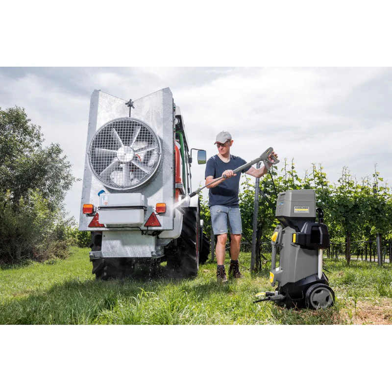 Karcher HD 4/11 C Bp Profesjonalna akumulatorowa myjka ciśnieniowa (150 bar, 400 l/h) - 1.520-928.0