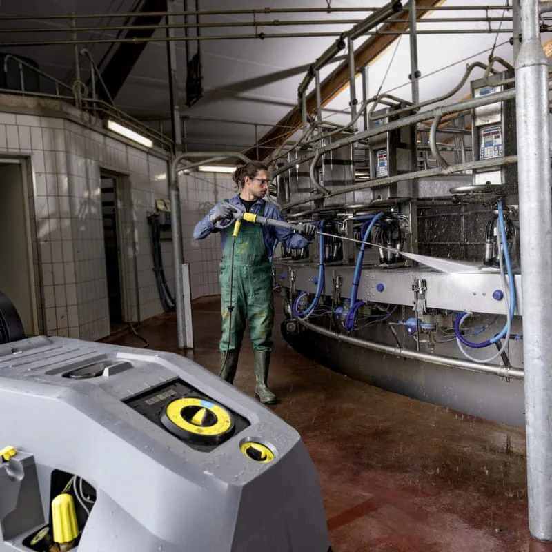 Karcher HDS 13/20-4 S Profesjonalna myjka z podgrzewaniem wody (200 bar, 1300 l/h, 155°C) - 1.071-937.0