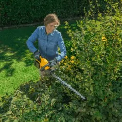 Stiga HT 300e Akumulatorowy sekator do żywopłotu w zestawie z akumulatorem i ładowarką (54 cm, 0.4 kW) - 273302501/ST1 Stiga HT 300e Akumulatorowy sekator do żywopłotu w zestawie z akumulatorem i ładowarką (54 cm, 0.4 kW) - 273302501/ST1