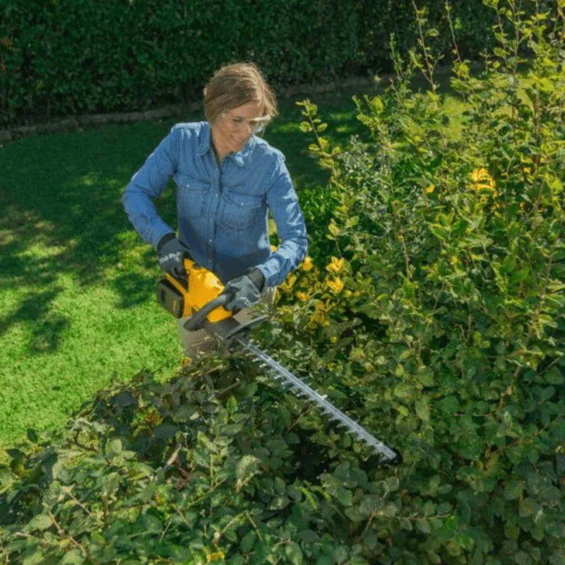 Stiga HT 300e Akumulatorowy sekator do żywopłotu w zestawie z akumulatorem i ładowarką (54 cm, 0.4 kW) - 273302501/ST1 Stiga HT 300e Akumulatorowy sekator do żywopłotu w zestawie z akumulatorem i ładowarką (54 cm, 0.4 kW) - 273302501/ST1