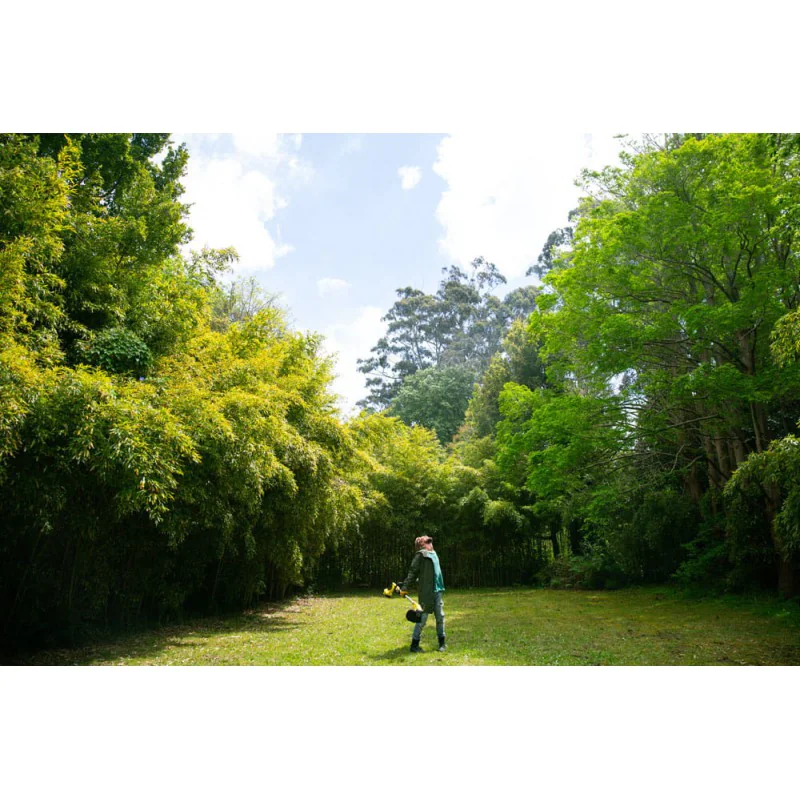 Karcher LTR 18-30 Podkaszarka akumulatorowa w zestawie z akumulatorem i ładowarką (30 cm) - 1.444-311.0 Karcher LTR 18-30 Podkaszarka akumulatorowa w zestawie z akumulatorem i ładowarką (30 cm) - 1.444-311.0