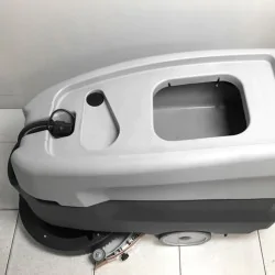 Lavor Dynamic 45B Li Szorowarka w zestawie z akumulatorem Li-Ion i prostownikiem (1600 m²/h, 450 mm) - 37011-00079