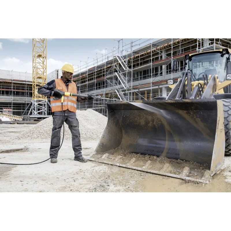 Karcher HDS 7/12-4 M Profesjonalna myjka z podgrzewaniem wody (120 bar, 700 l/h, 155°C) - 1.077-900.0