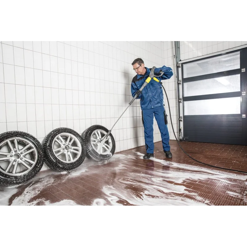 Karcher HDS-E 8/16-4 M 12 kW Profesjonalna myjka z podgrzewaniem wody (160 bar, 760 l/h, 85°C) - 1.030-900.0