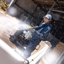 Karcher HDS 8/18-4 C Classic Profesjonalna myjka z podgrzewaniem wody (180 bar, 800 l/h, 80°C) - 1.030-913.0 Karcher HDS 8/18-4 C Classic Profesjonalna myjka z podgrzewaniem wody (180 bar, 800 l/h, 80°C) - 1.030-913.0