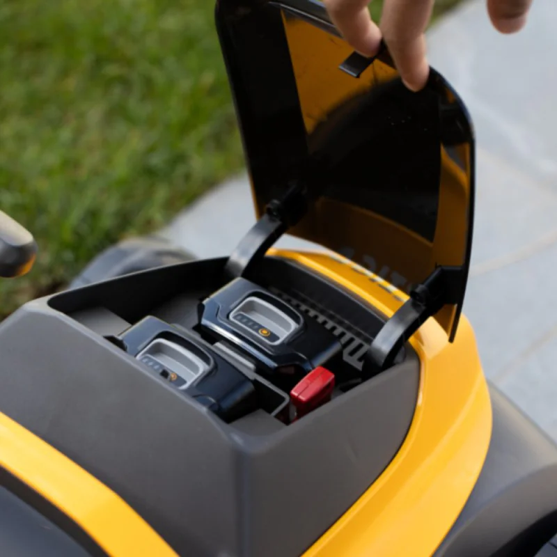 Zestaw Stiga Collector 136e + Rękawice + Skrobak do czyszczenia kosiarki