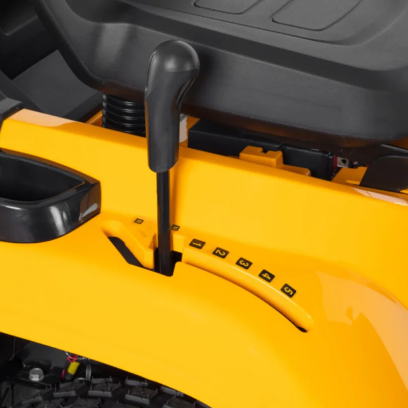 Zestaw Stiga Estate 384 M + Wertykulator i Aerator + Hak + Kanister + 2x Olej