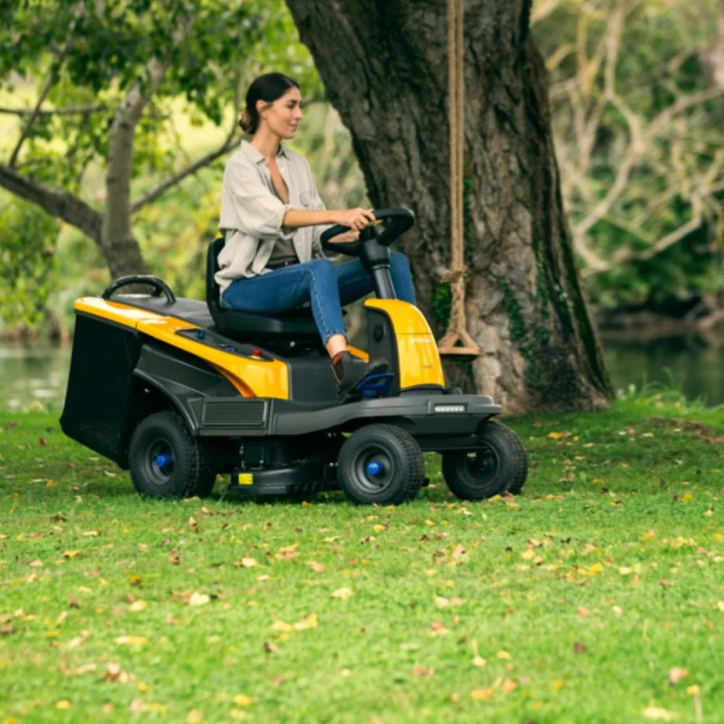 Stiga Swift 372e Akumulatorowy traktor ogrodowy (170 l, 2000 m², Automat) - 2T0250481/ST1W