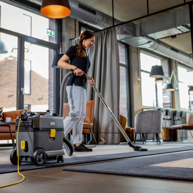Karcher T 15/1 Profesjonalny odkurzacz hotelowy do pracy na sucho (585 W, 15 l) - 1.355-300.0 Karcher T 15/1 Profesjonalny odkurzacz hotelowy do pracy na sucho (585 W, 15 l) - 1.355-300.0