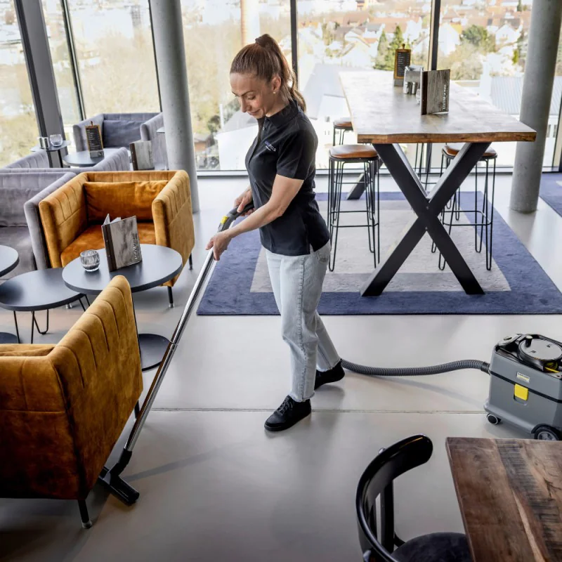 Karcher T 15/1 Profesjonalny odkurzacz hotelowy do pracy na sucho (585 W, 15 l) - 1.355-300.0 Karcher T 15/1 Profesjonalny odkurzacz hotelowy do pracy na sucho (585 W, 15 l) - 1.355-300.0