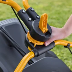 Zestaw Stiga Combi 553 S + Rękawice + Skrobak do czyszczenia kosiarki