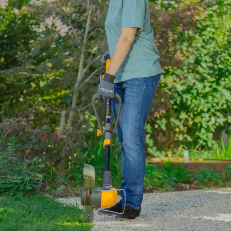 Zestaw Podkaszarka Akumulatorowa Stiga GT 300e + Rękawice Zestaw Podkaszarka Akumulatorowa Stiga GT 300e + Rękawice