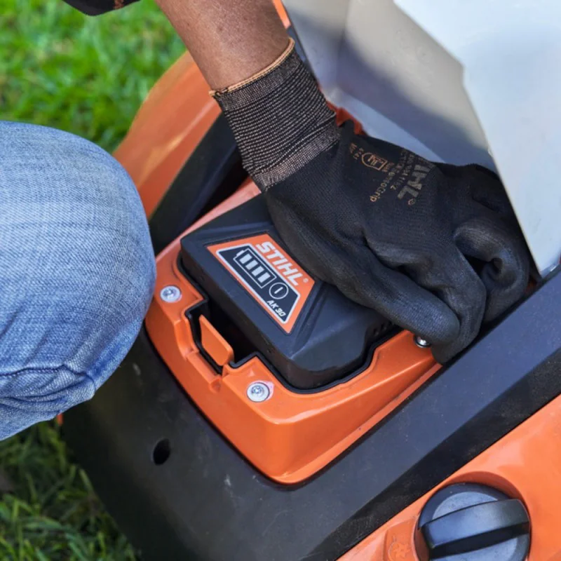 Stihl RLA 240 Wertykulator i aerator akumulatorowy z akumulatorem AK 30 S i ładowarką AL 101 (0.9 kW, 34 cm) - 62912000012
