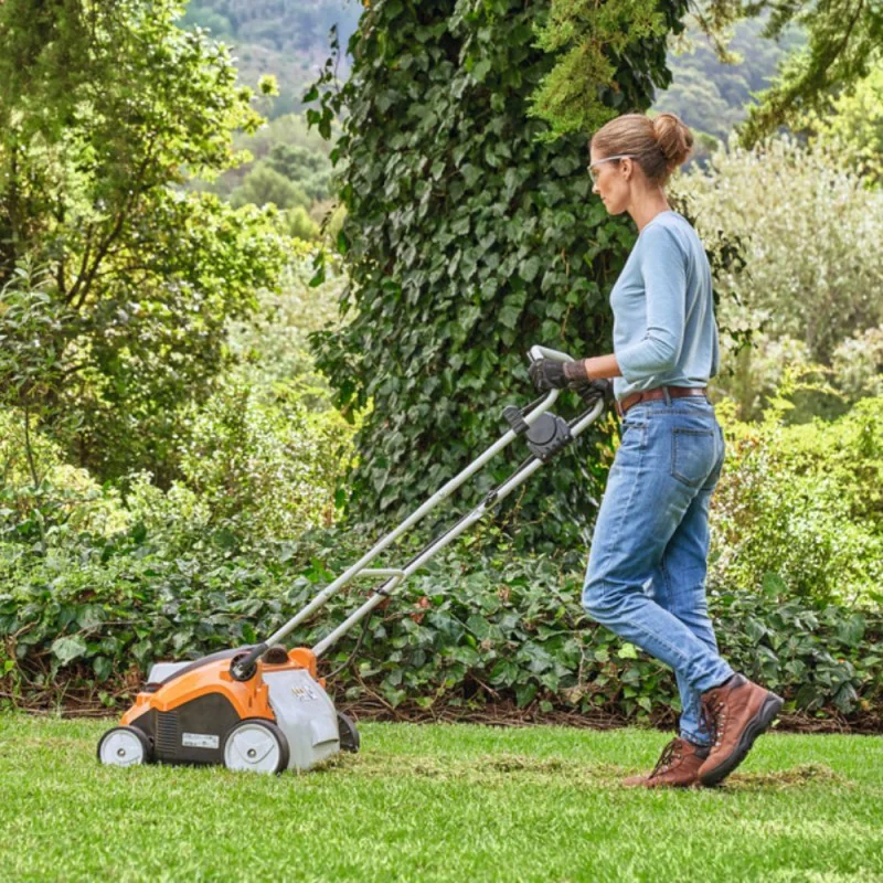 Stihl RLA 240 Wertykulator i aerator akumulatorowy z akumulatorem AK 30 S i ładowarką AL 101 (0.9 kW, 34 cm) - 62912000012