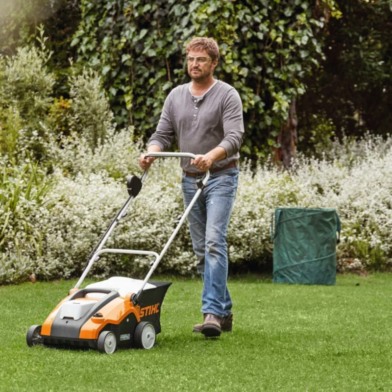 Stihl RLA 240 Wertykulator i aerator akumulatorowy z akumulatorem AK 30 S i ładowarką AL 101 (0.9 kW, 34 cm) - 62912000012