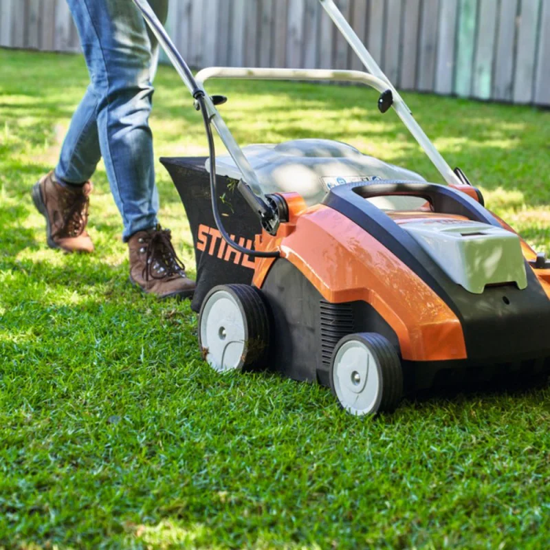Stihl RLA 240 Wertykulator i aerator akumulatorowy z akumulatorem AK 30 S i ładowarką AL 101 (0.9 kW, 34 cm) - 62912000012