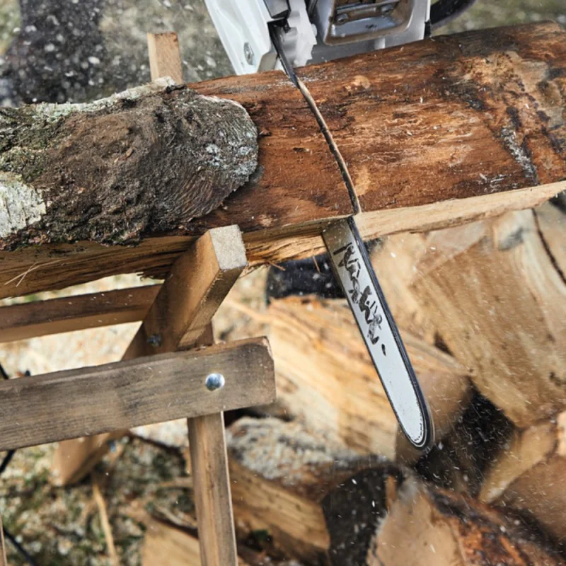 Zestaw Stihl MS 212 C-BE + Zatyczki do uszu + Czapka + Skarpety