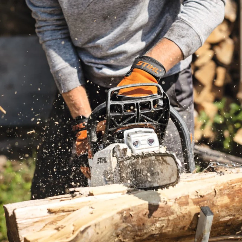 Zestaw Stihl MS 212 C-BE + Zatyczki do uszu + Czapka + Skarpety