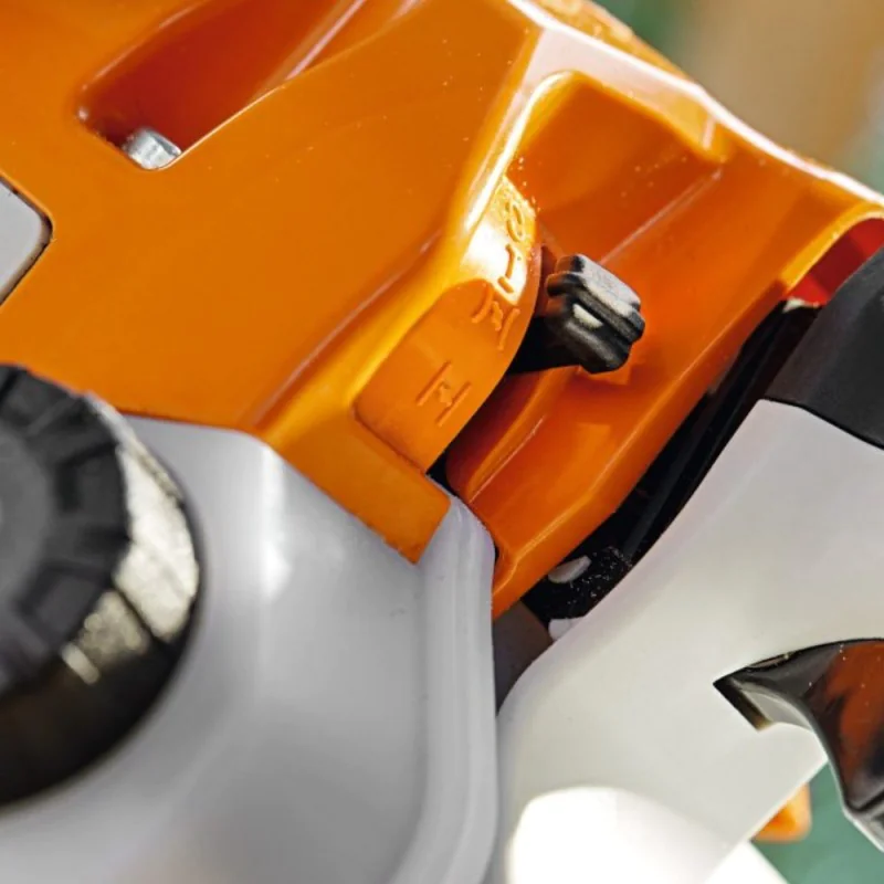 Zestaw Stihl MS 212 C-BE + Zatyczki do uszu + Czapka + Skarpety