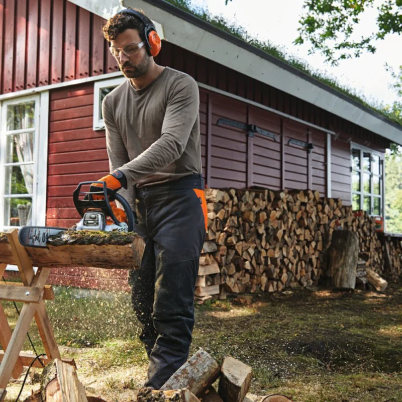 Zestaw Stihl MS 212 C-BE + Zatyczki do uszu + Czapka + Skarpety
