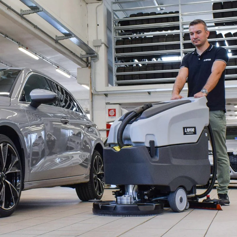 Lavor Moving 55E Szorowarka sieciowa (2200 m²/h, 550 mm) - 37033-00002