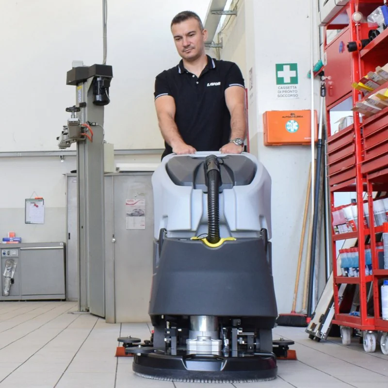 Lavor Moving 55E Szorowarka sieciowa (2200 m²/h, 550 mm) - 37033-00002