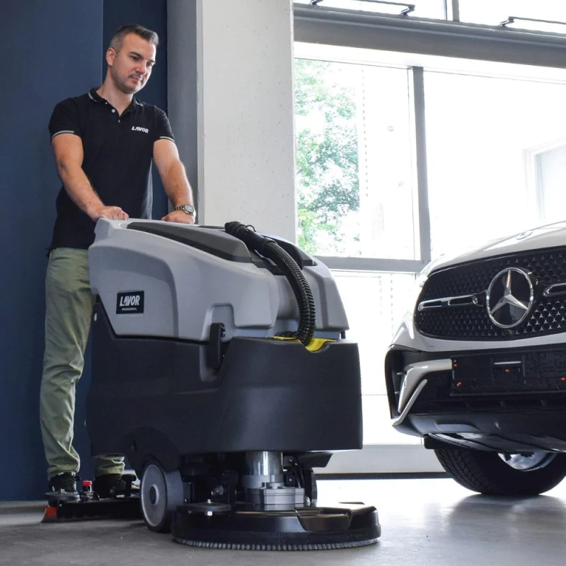 Lavor Moving 55E Szorowarka sieciowa (2200 m²/h, 550 mm) - 37033-00002