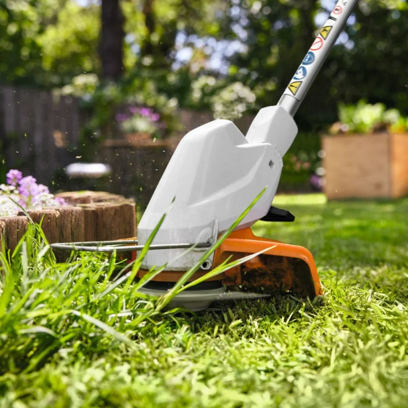 Zestaw Podkaszarka akumulatorowa Stihl FSA 30 + Żyłka tnąca + Czapka STIHL