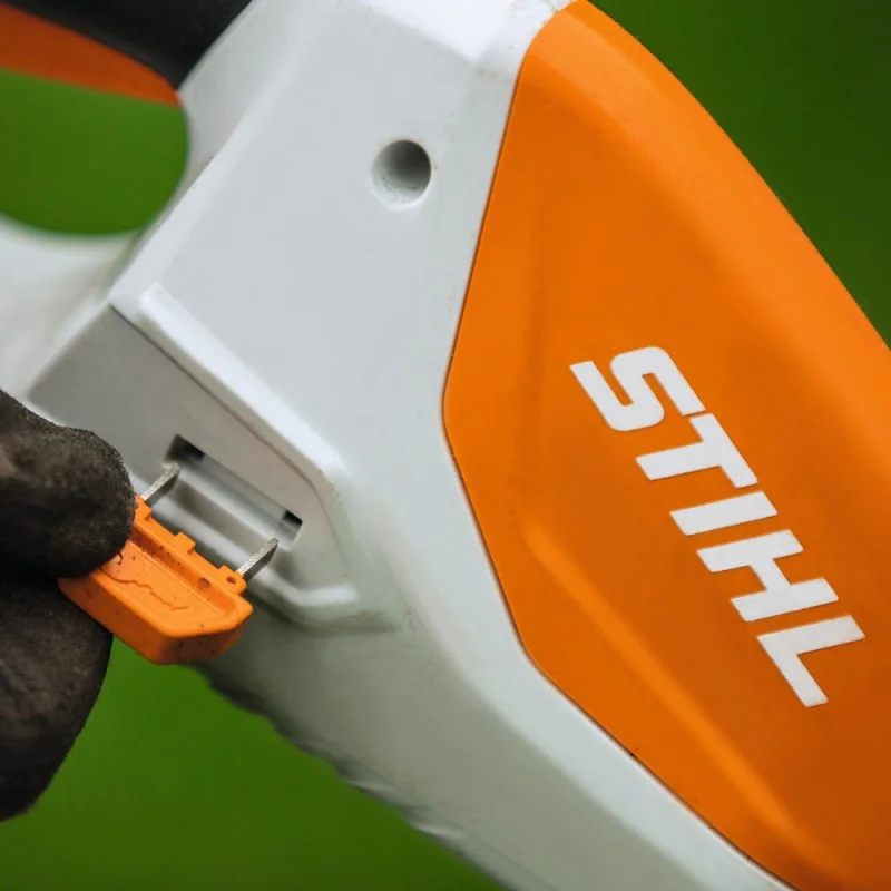 Zestaw Podkaszarka akumulatorowa Stihl FSA 30 + Żyłka tnąca + Czapka STIHL