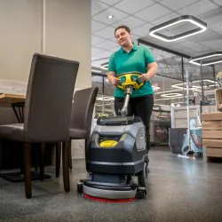 Zestaw Karcher BD 35/15 C Classic Bp Pack + Płyn do posadzek, 1l