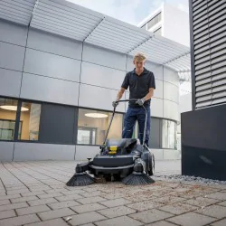Zestaw Karcher KM 70/30 C Bp Anniversary Edition + Akumulator 7.5 Ah + Szybka ładowarka