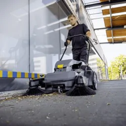 Zestaw Karcher KM 70/25 C BP 2SB + 2x Akumulator 7.5 Ah 36 V + Szybka ładowarka