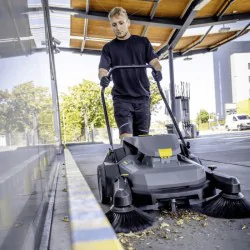 Zestaw Karcher KM 70/25 C BP 2SB + 2x Akumulator 7.5 Ah 36 V + Szybka ładowarka
