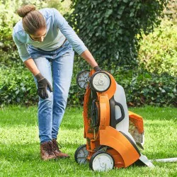 Stihl RMA 239 Kosiarka akumulatorowa w zestawie z akumulatorem i ładowarką (0.90 kW, 37 cm, 40 l) - 63200111471