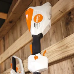 Zestaw Dmuchawa Stihl FSA 70 R + Żyłka tnąca 2,0 mm + Czapka Stihl Zestaw Dmuchawa Stihl FSA 70 R + Żyłka tnąca 2,0 mm + Czapka Stihl