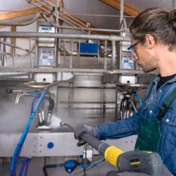 Zestaw Karcher HDS 10/21-4 M + Lanca pianowa + Piana alkaliczna RM 838