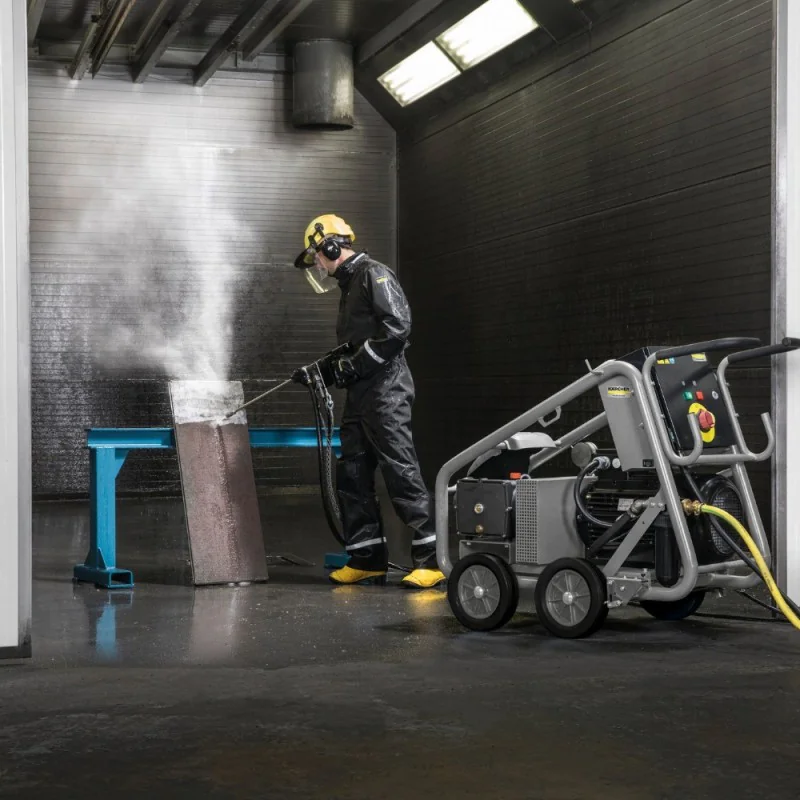 Karcher HD 9/100-4 Cage Adv Profesjonalna myjka ultrawysokociśnieniowa (1000 bar, 900 l/h) - 1.812-002.0