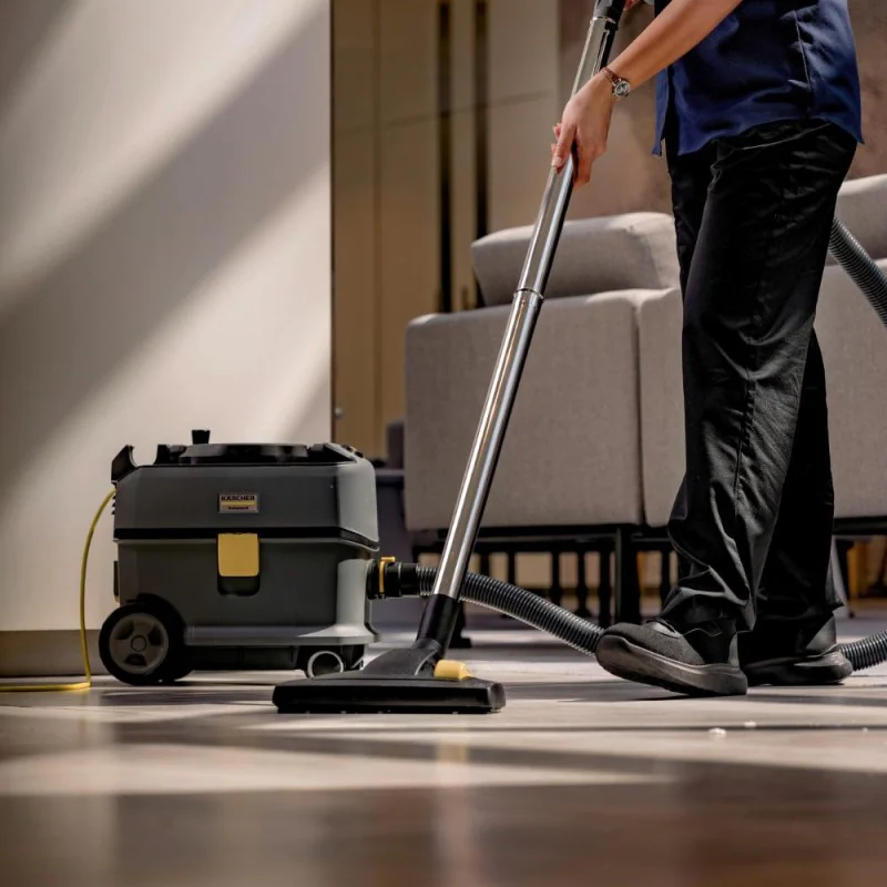 Karcher T 10/1 Profesjonalny odkurzacz do pracy na sucho (585 W, 10 l) - 1.527-300.0