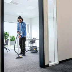 Odkurzacz jednofunkcyjny Karcher T 10/1 Cichy, profesjonalny (585W, 10l) - 1.527-300.0