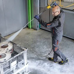 Karcher HDS 8/18-4 ST Profesjonalna stacjonarna myjka z podgrzewaniem wody (215 bar, 800 l/h) - 1.699-930.0