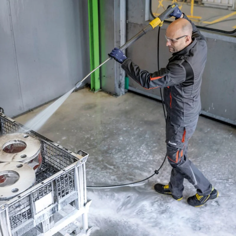 Karcher HDS 8/18-4 ST Profesjonalna stacjonarna myjka z podgrzewaniem wody (215 bar, 800 l/h) - 1.699-930.0