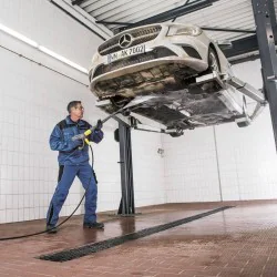 Karcher HDS 8/18-4 ST Profesjonalna stacjonarna myjka z podgrzewaniem wody (215 bar, 800 l/h) - 1.699-930.0