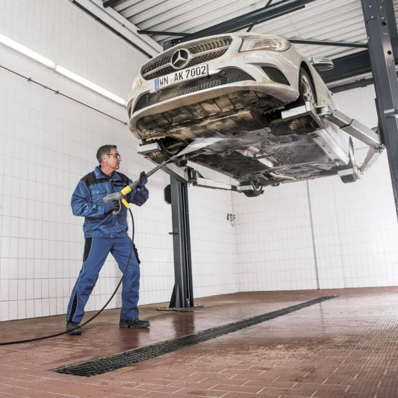 Karcher HDS 8/18-4 ST Profesjonalna stacjonarna myjka z podgrzewaniem wody (215 bar, 800 l/h) - 1.699-930.0