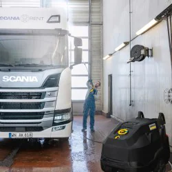 Karcher HDS 11/18-4 S eB Go!Further Profesjonalna myjka z podgrzewaniem wody (180 bar, 1100 l/h, 80°C) - 1.071-965.0