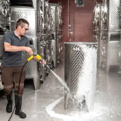 Karcher HD 10/19-4 ST H Profesjonalna stacjonarna myjka ciśnieniowa (250 bar, 1000 l/h) - 1.524-967.0
