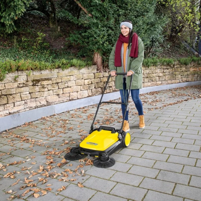 Karcher S 4 Twin 2in1 Zamiatarka ręczna do kostki, piasku, liści (2400 m²/h, 680 mm, 20 l) - 1.766-365.0