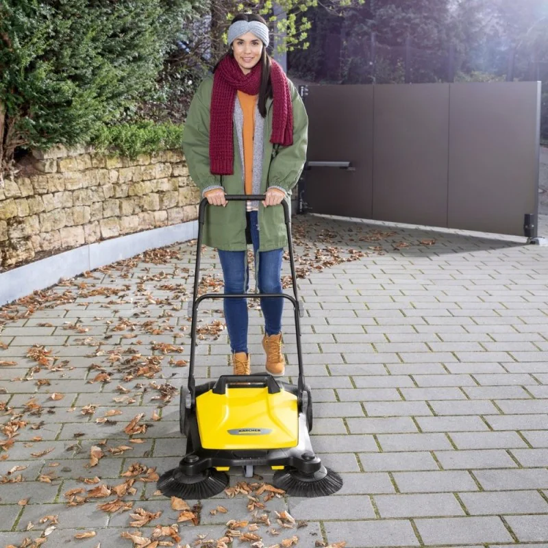 Karcher S 4 Twin 2in1 Zamiatarka ręczna do kostki, piasku, liści (2400 m²/h, 680 mm, 20 l) - 1.766-365.0