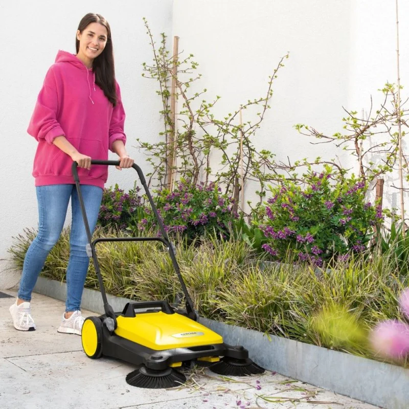Karcher S 4 Twin 2in1 Zamiatarka ręczna do kostki, piasku, liści (2400 m²/h, 680 mm, 20 l) - 1.766-365.0